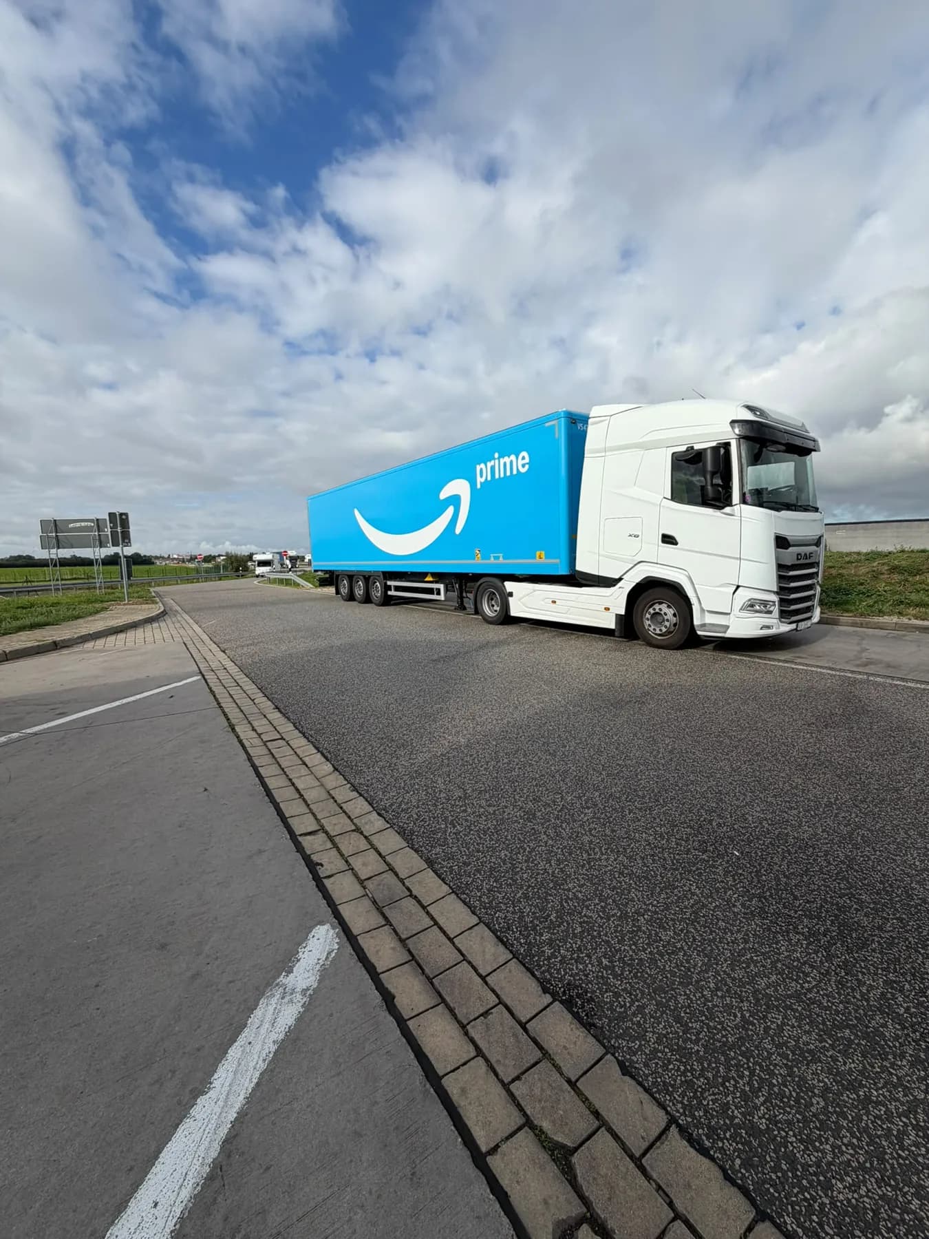 Pojazd transportowy — zdjęcie z galerii KRDG Logistics 4